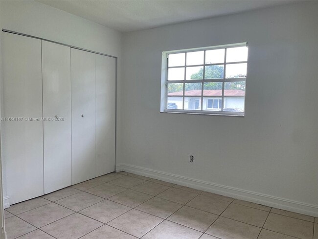 Building Photo - 14330 SW 71st Ln