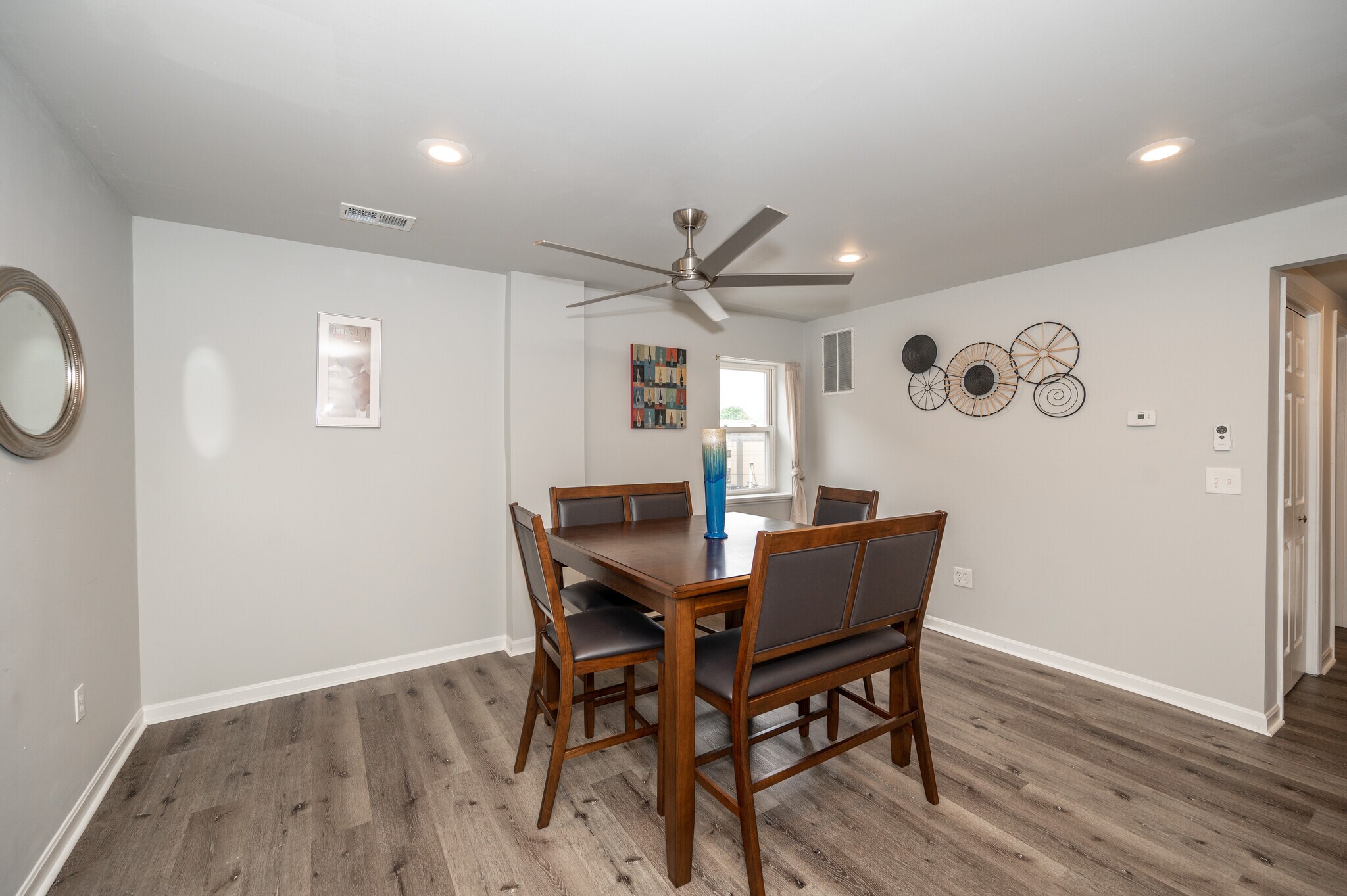 Building Photo - 726 Madison Ave