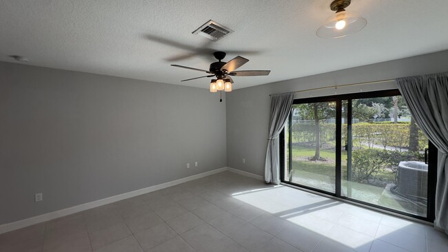 Building Photo - 4230 Napoli Lake Dr