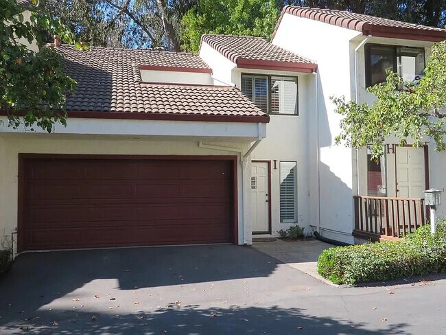 Primary Photo - 1700 Escalona Dr