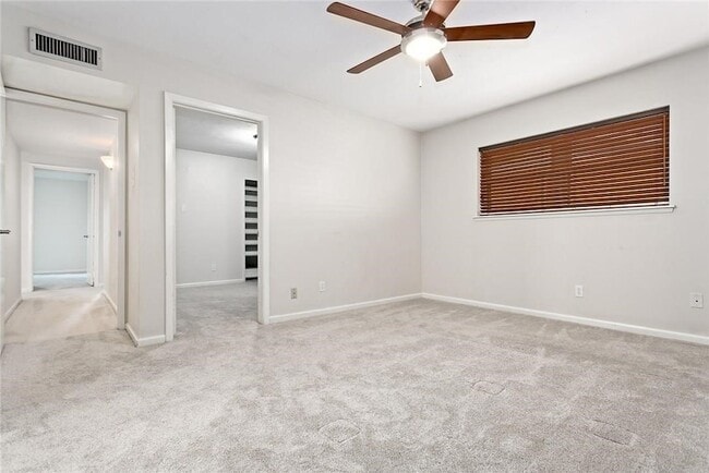 Building Photo - 5000 Goodwin Dr