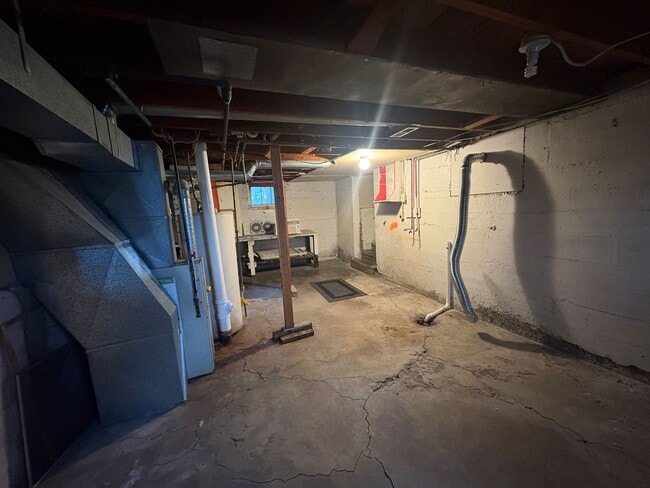 Building Photo - 1 Bedroom, 1 Bathroom Home Near the Historic District