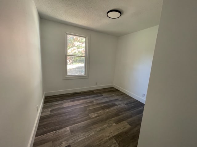 Building Photo - 1704 Walnut Ave