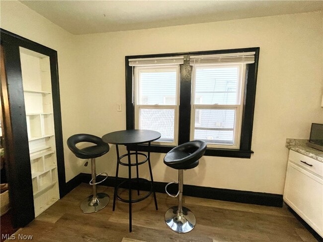 Building Photo - 4032 E 142nd St