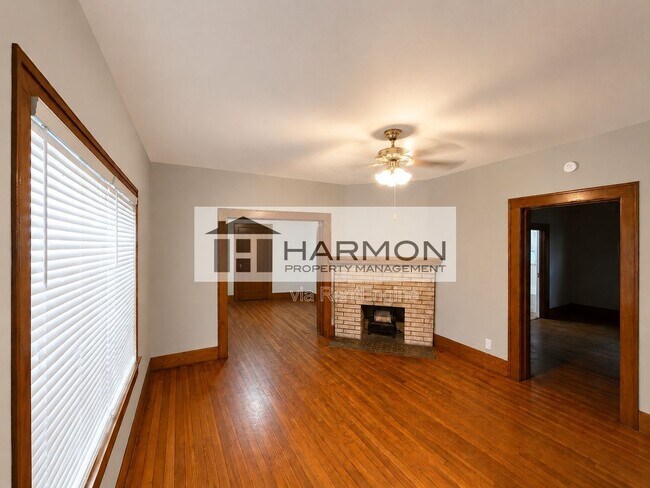 Building Photo - 4612 S Seneca St