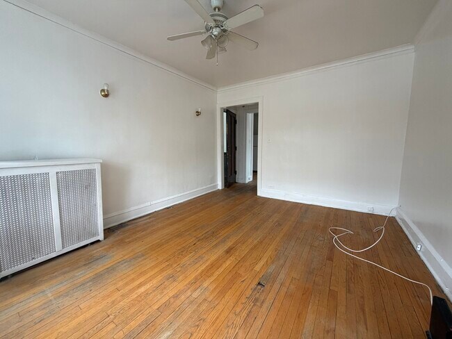 Building Photo - 4515 N Hamlin Ave