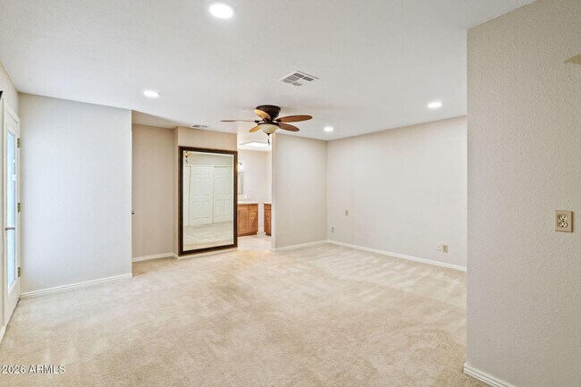 Building Photo - 3007 N 84th Pl