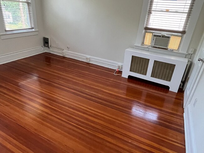 Building Photo - 743 Gramatan Ave