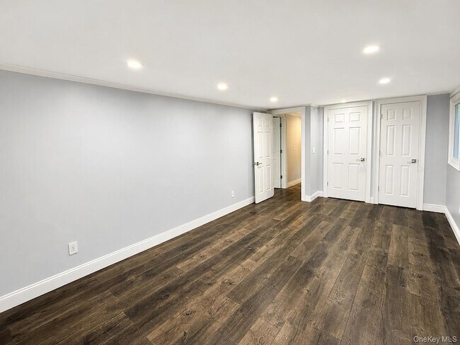 Building Photo - 12 Dundee Cir
