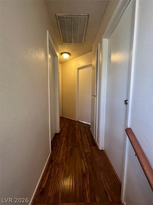 Building Photo - 914 Scarlet Ridge Dr