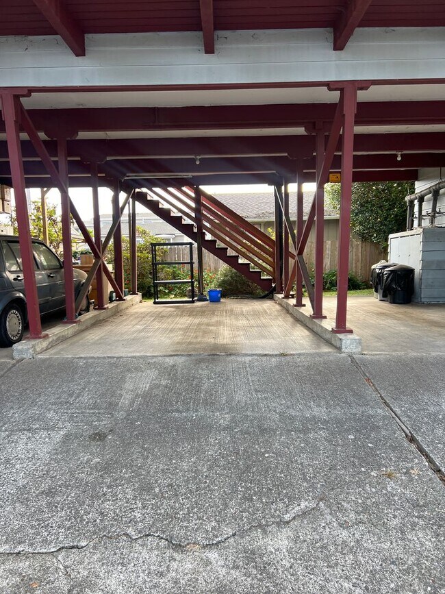 Building Photo - 2312pontoni