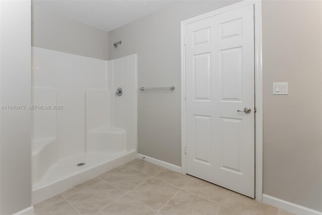 Building Photo - 873 SW Saltonstall Terrace