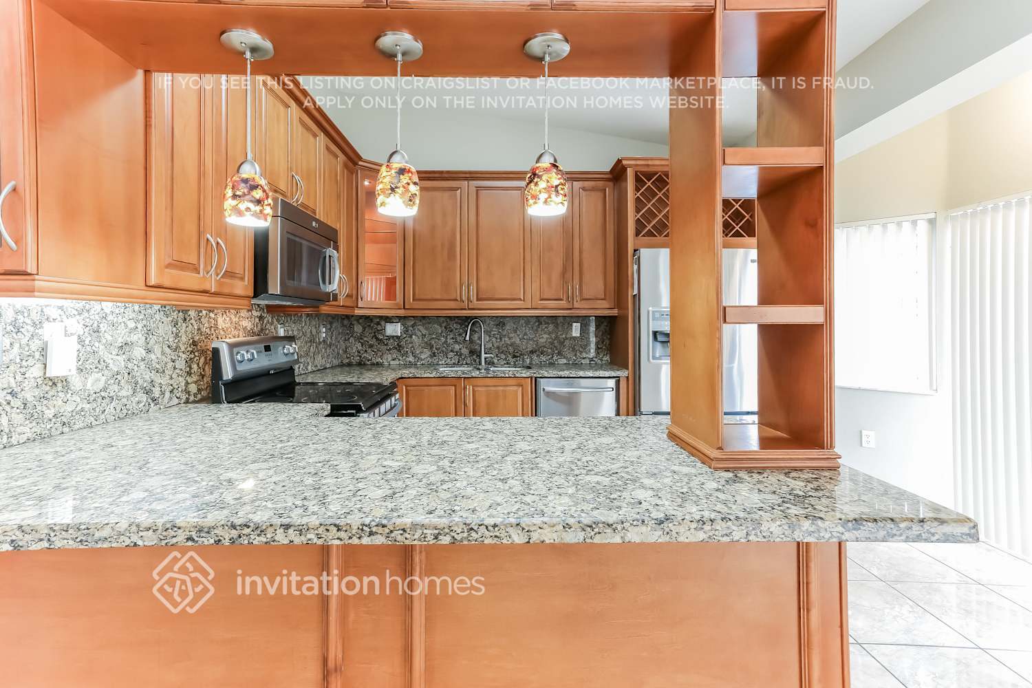 Building Photo - 5851 SW 163rd Pl