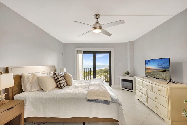 Building Photo - 801 S Ocean Dr