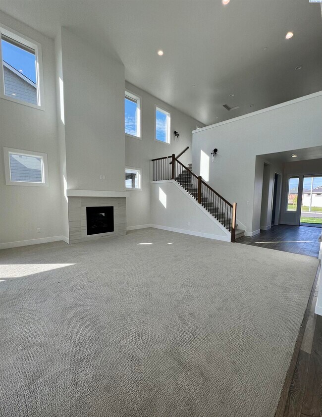 Building Photo - South Richland For Rent