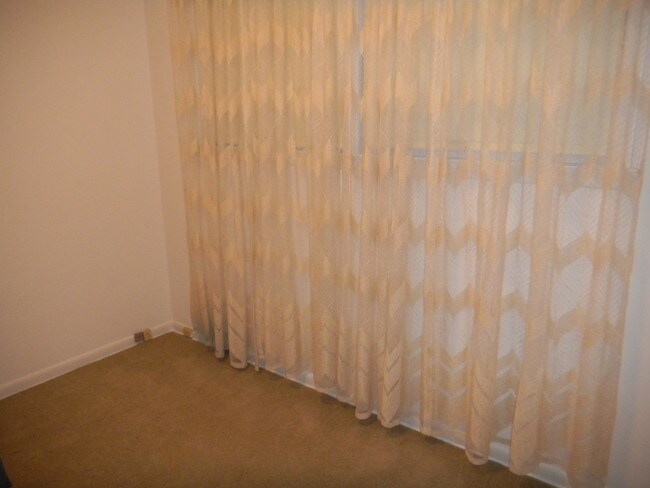 Building Photo - 9054 Bennett Ave