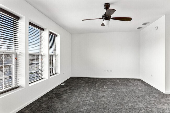 Building Photo - 16846 S Mallard Ln