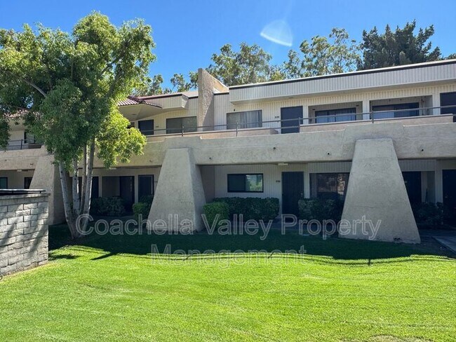 Building Photo - 2820 N Arcadia Ct