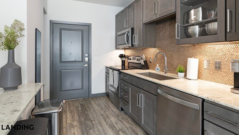 Building Photo - 3001 Crockett St