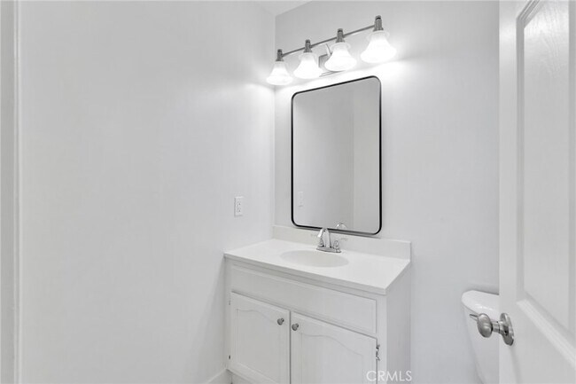 Building Photo - 348 W 83rd St