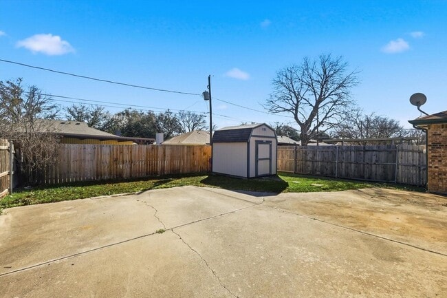 Building Photo - Half of Duplex Ready for New Tenants- 2 Bed, 2 Bath- North Richland Hills- Birdville ISD- 76180