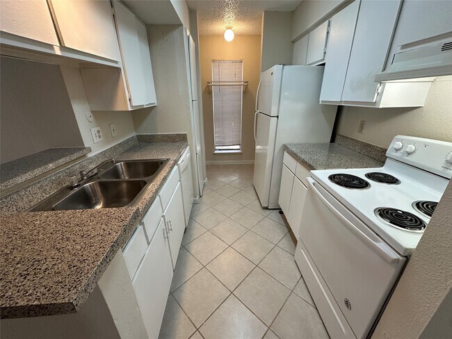 Building Photo - 260 El Dorado Blvd