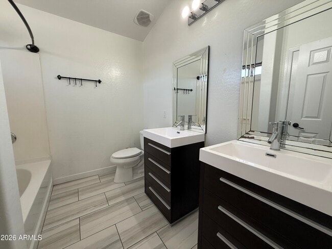 Building Photo - 6723 W Beverly Rd