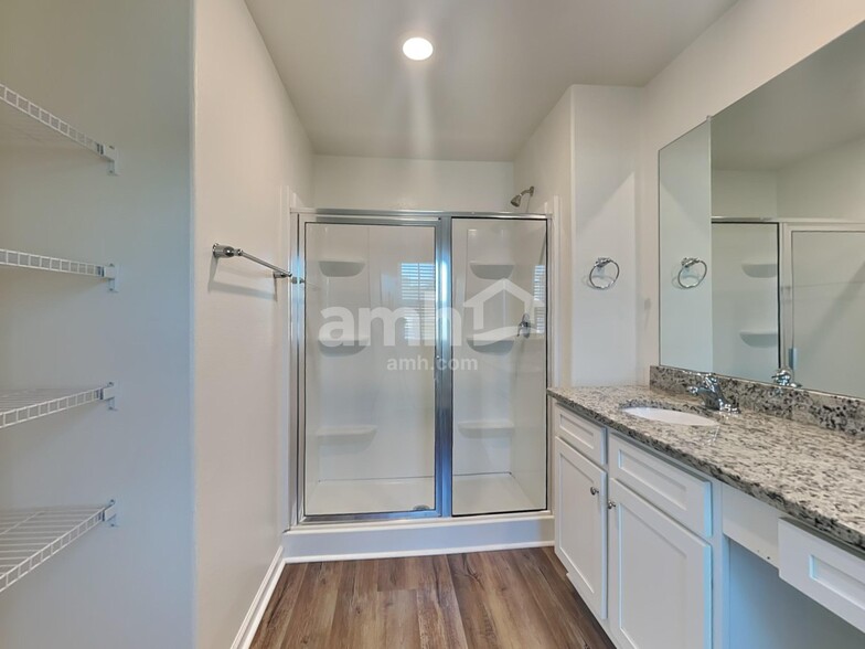 Building Photo - 6030 Mason Tucker Dr