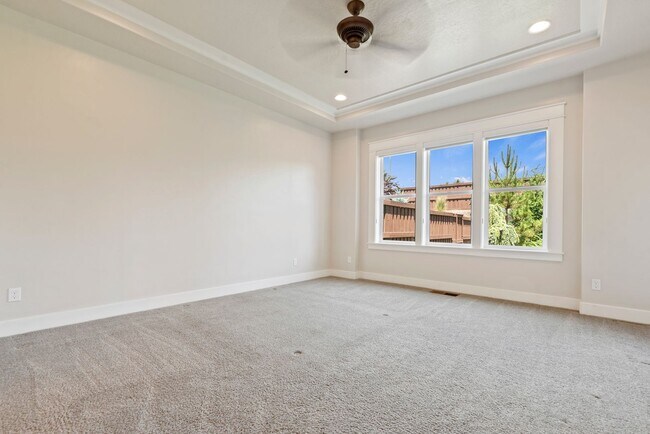 Building Photo - 2 bed 2.5 bath premium upgraded home in 55...