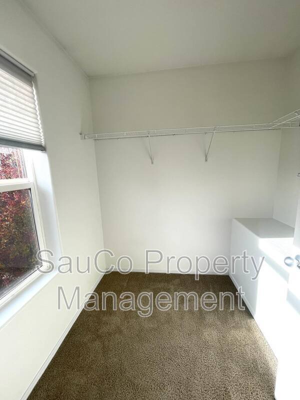 Building Photo - 20715 NW Painted Mountain Dr