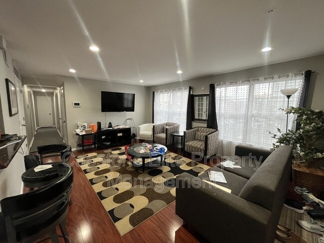 Building Photo - 67 Vaughan Dr