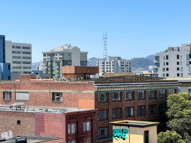 Building Photo - 719 Larkin St