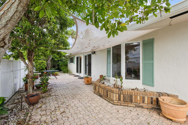 Building Photo - 10 Sailfish Ln