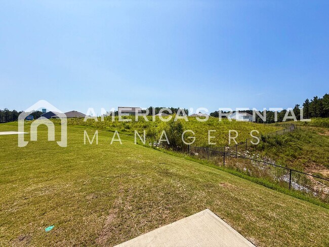 Building Photo - Gorgeous New Construction 5 Bed / 3 Bath H...