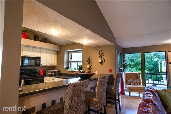 Building Photo - 2140 W 137th Ter
