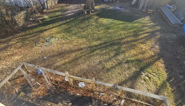 Building Photo - 123 Scott St