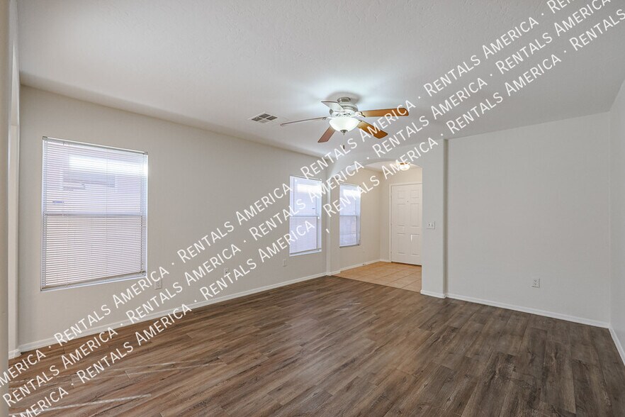 Building Photo - 13421 W Keim Dr