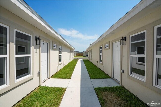 Building Photo - 33 Puffin Ave