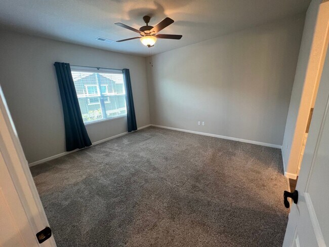 Building Photo - 3 Bed / 2.5 Bath | Rocklin Townhome