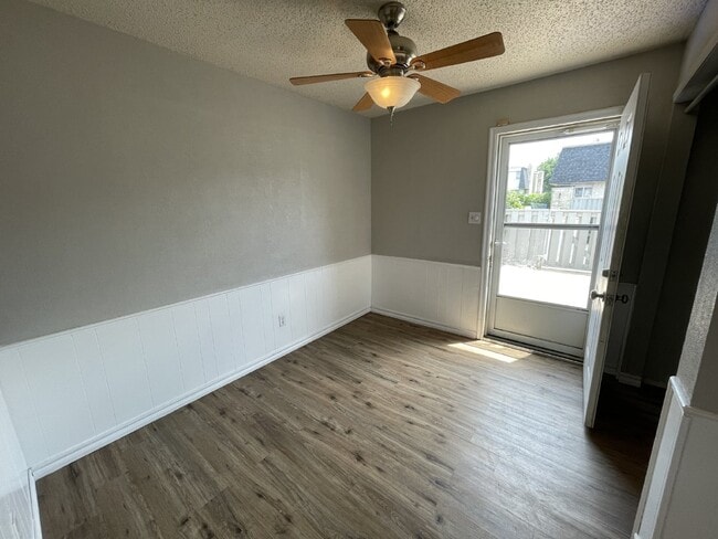 Building Photo - 3-Bed, 2.5 Bath Condo