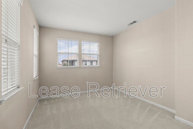 Building Photo - 2631 Clarita Dr