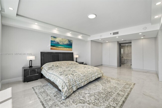 Building Photo - 1830 S Ocean Dr