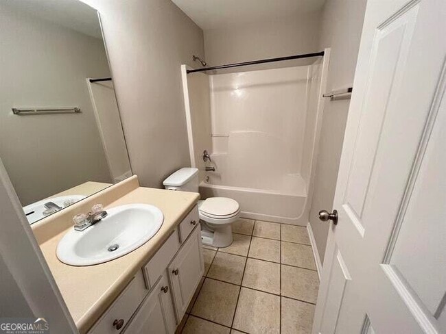 Building Photo - 879 Langston Trce