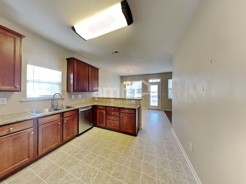 Building Photo - 15534 Crossing Gate Dr