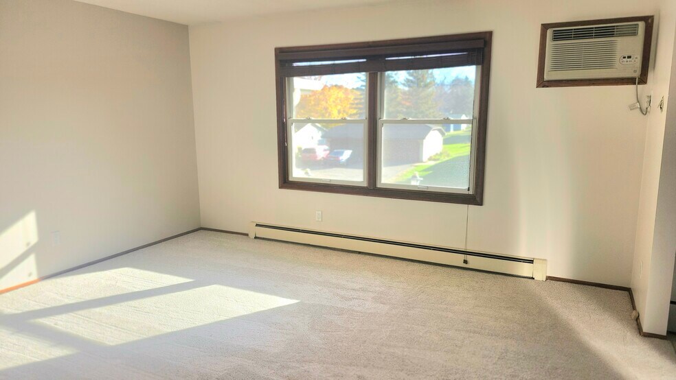 Building Photo - 7224 33rd Ave N