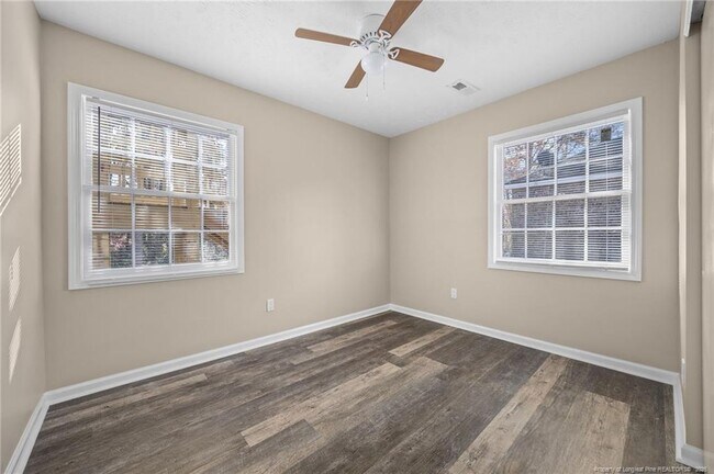 Building Photo - 735 Ashbrook Rd