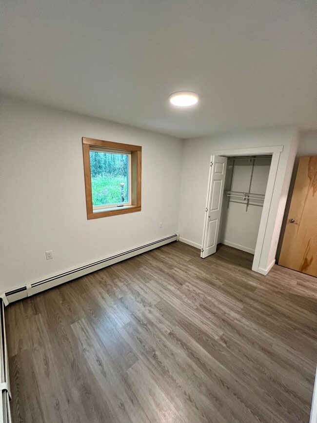 Building Photo - 3 Bedroom home for rent / Water holding ta...