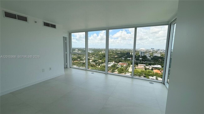 Building Photo - 2101 Brickell Ave