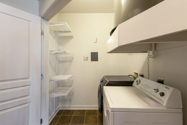 Building Photo - Rare rental opportunity at Bristol West End!