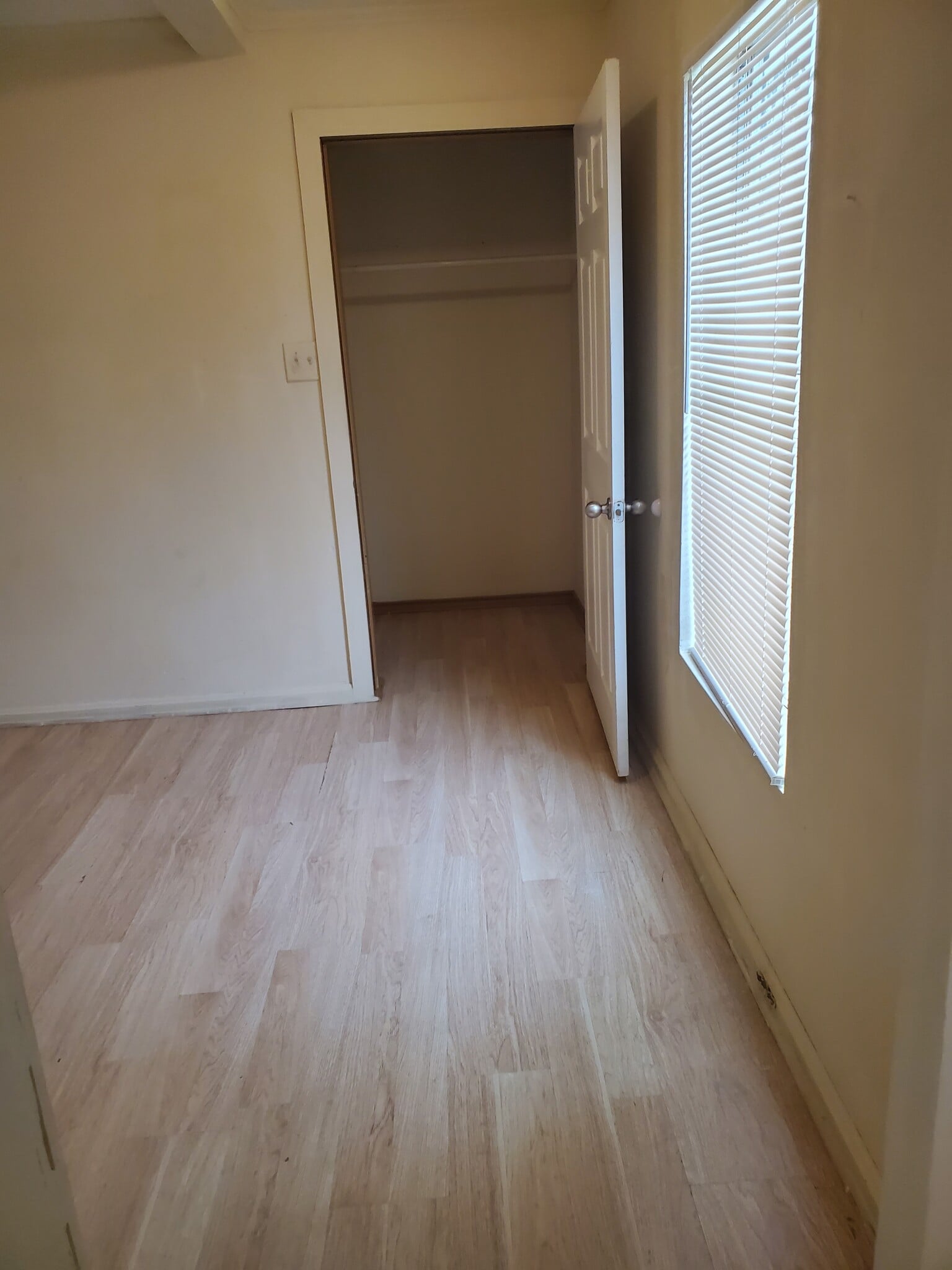Bedroom - 222 W Murrill St